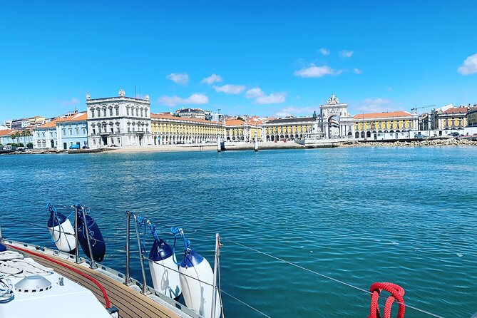 PRIVATE BOAT TOUR Lisbon - Accessibility and Conditions