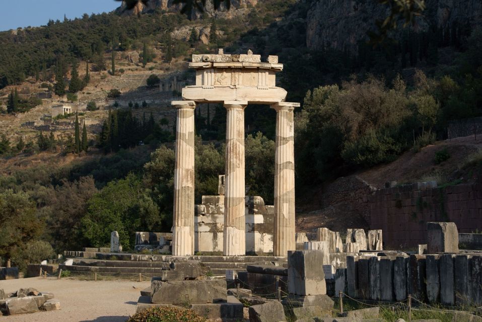 Private Day Tour Delphi and Village of Arachova From Athens - Exploring Arachova