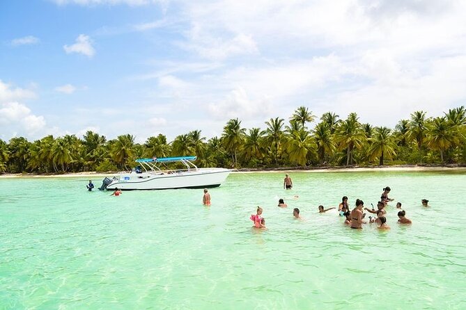 Private Full-Day Tour to Saona Island From Bayahibe With Lunch - Experience Highlights