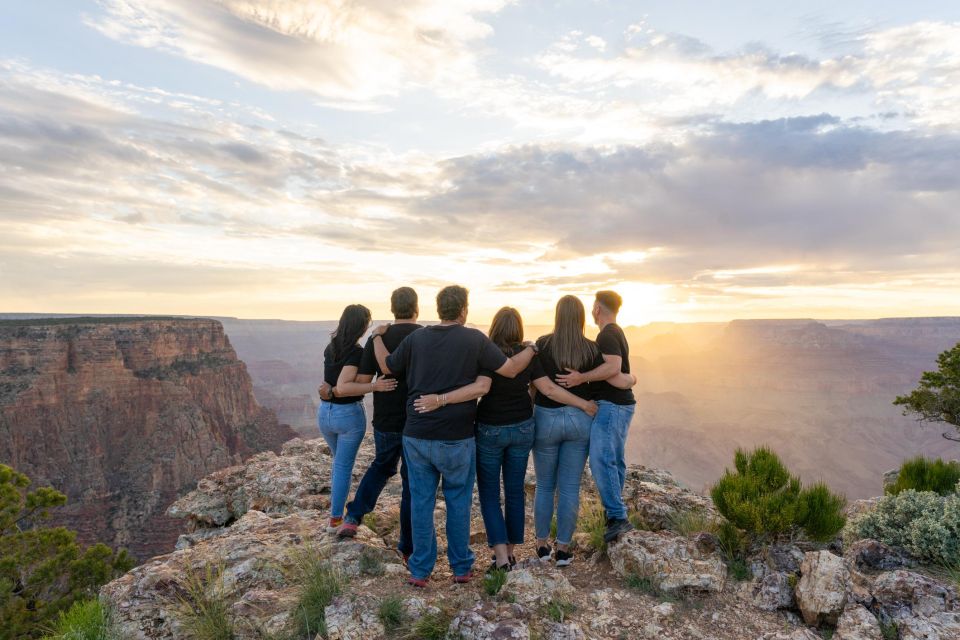 Private Professional Photoshoot Session in Grand Canyon - Customized to Customer Requirements