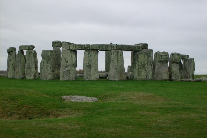 Private Tour of Stonehenge and Salisbury Cathedral - Private Tour Experience