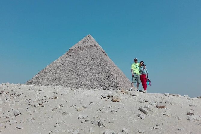 Private Tour of the Pyramids and Egyptian Museum in Giza - Bottle of Water Provided