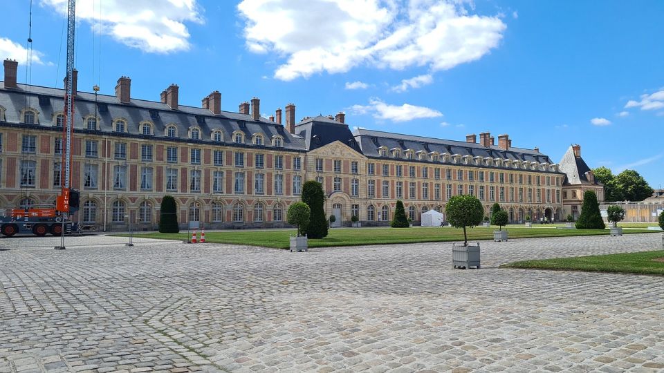 Private Tour to Chateaux of Fontainebleau From Paris - Tour Logistics and Convenience