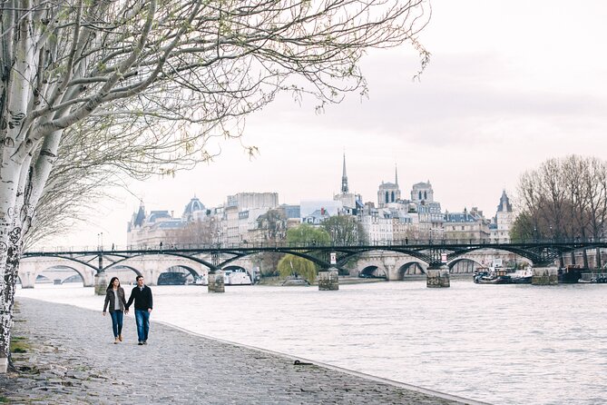 Private Vacation Photography Session With Local Photographer in Paris - Memorable Vacation Keepsakes