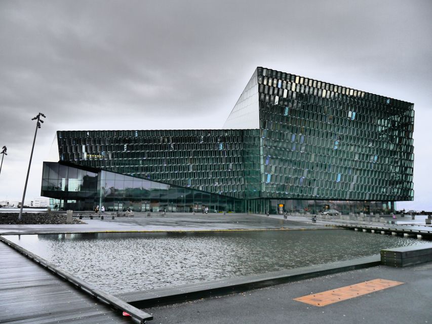 Reykjavik: Keflavik Private Airport Transfer - Arrival and Departure Transfers