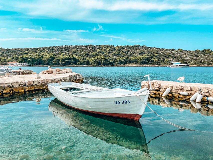 RIVIERA TOUR FROM ŠIBENIK, ZLARIN, PRVIĆ AND TIJAT - Boat and Skipper Details