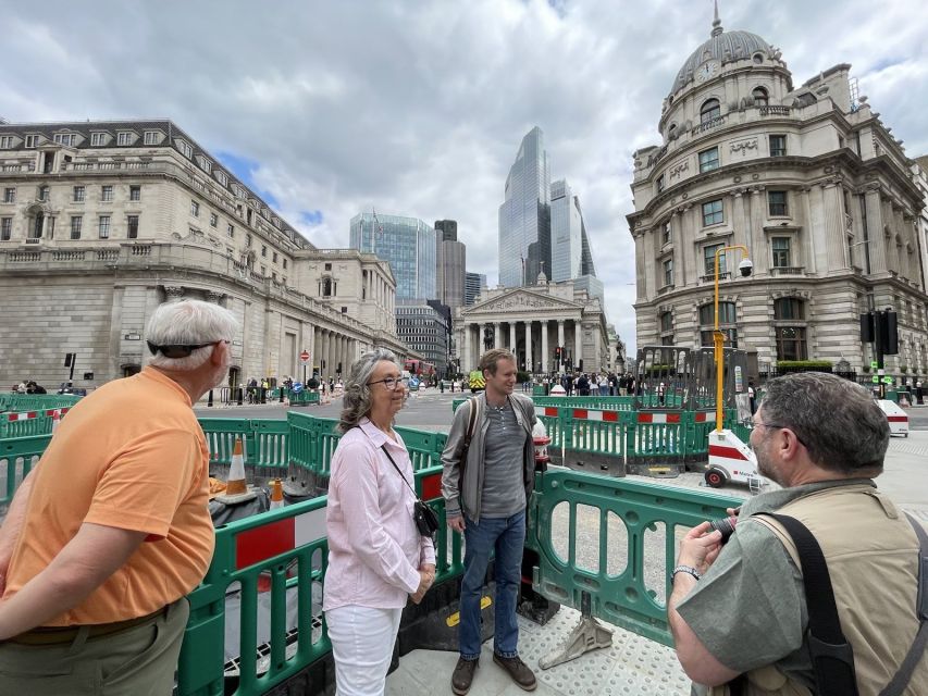 Roman Ruins to Blitz Bombings: Londons Fiery History - Tour Duration and Distance