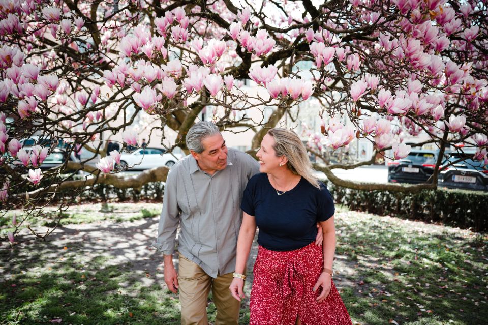 Salzburg: 2-Hour Guided Walking Tour With a Photographer - Booking and Meeting Information