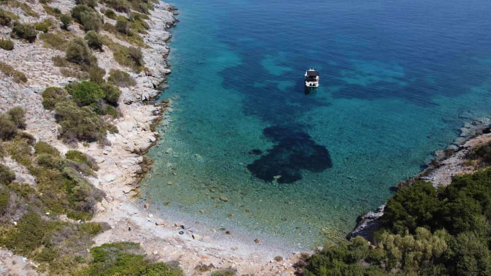 Samos: Private Boat Tours - Boat Specifications and Capacity