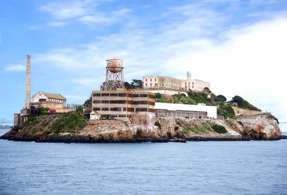 San Francisco: City Tour and Alcatraz Entrance Ticket Combo - Exploring San Francisco