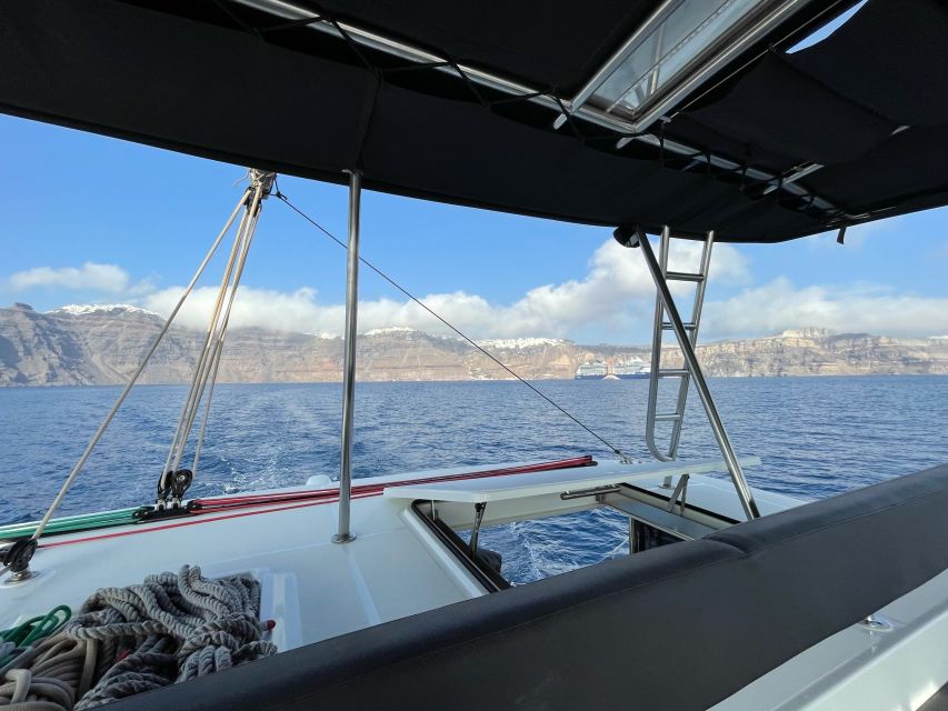 Santorini Catamaran Cruise With Swimming, Meal and Open Bar - Meal and Beverage Options