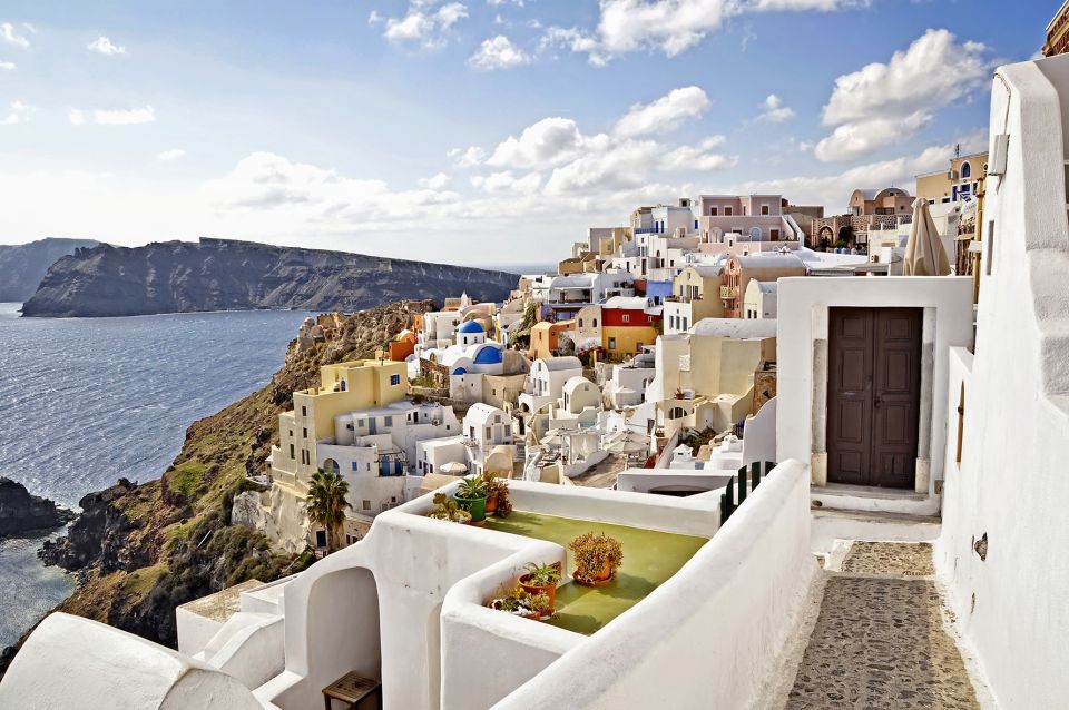 Santorini: Megalochori and Oia Guided Tour With Wine Tasting - Wine Tasting Experience