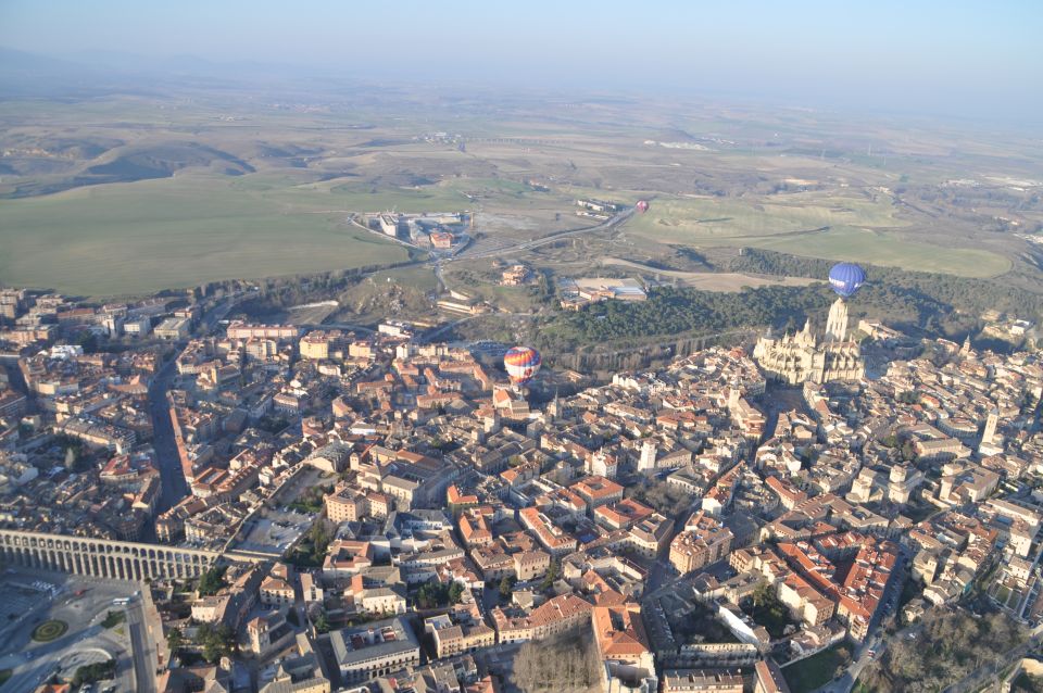 Segovia: Hot Air Balloon Flight With Picnic and Cava - Picnic and Cava Tasting