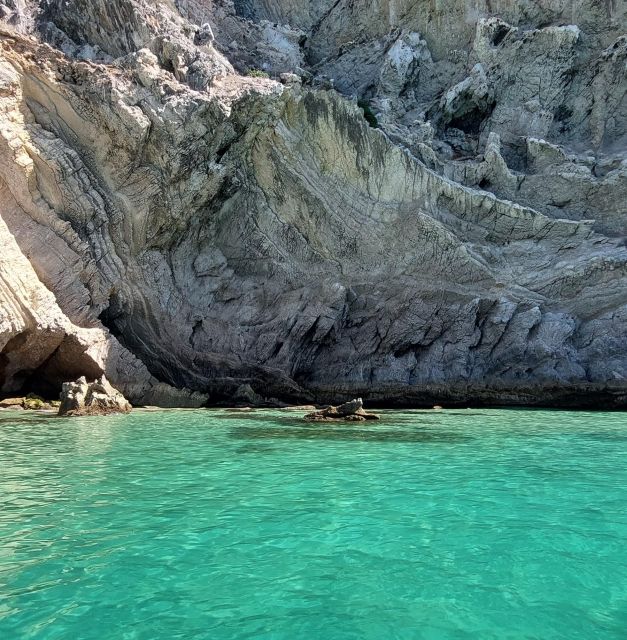 Sesimbra: Private Boat Tour-Wild Beaches, Secret Bays, Caves - Included Services and Gear