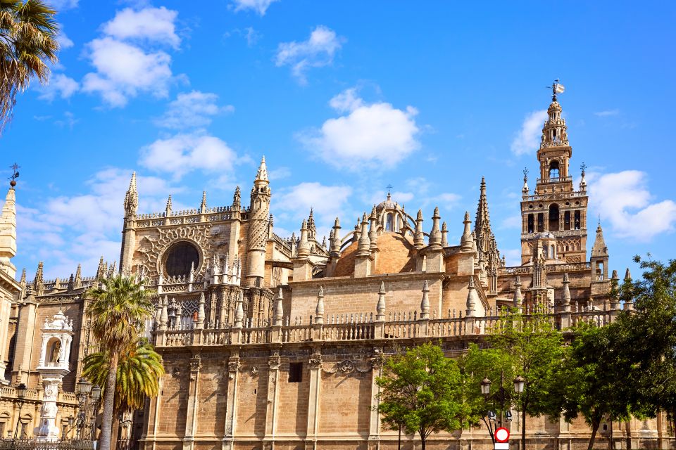 Seville: Cathedral and Alcázar Guided Tour - Visiting the Game of Thrones Filming Location