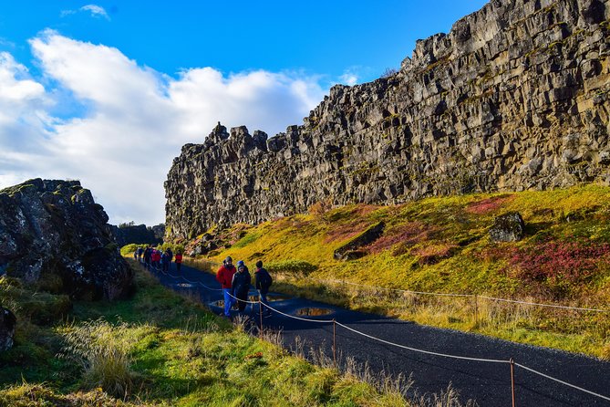 Supersaver: Small-Group Lava Caving Experience and Golden Circle Tour From Reykjavik - Visiting Golden Circle