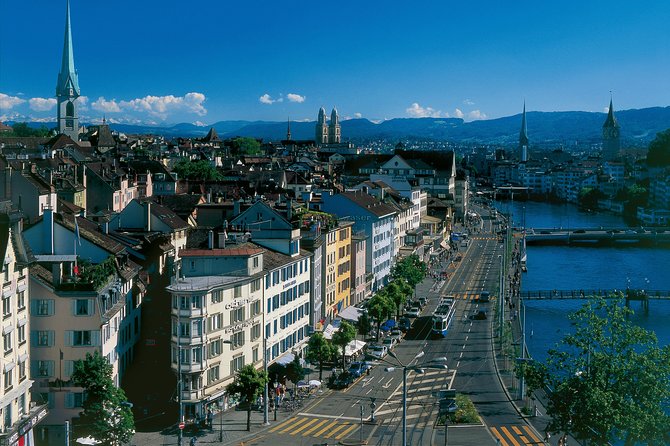 The Great Tour of Zurich by Bus and Boat - Optional Onboard Dining