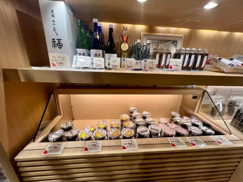 Tokyo : Dashi Drinking and Shopping Tour at Nihonbashi - Group Size