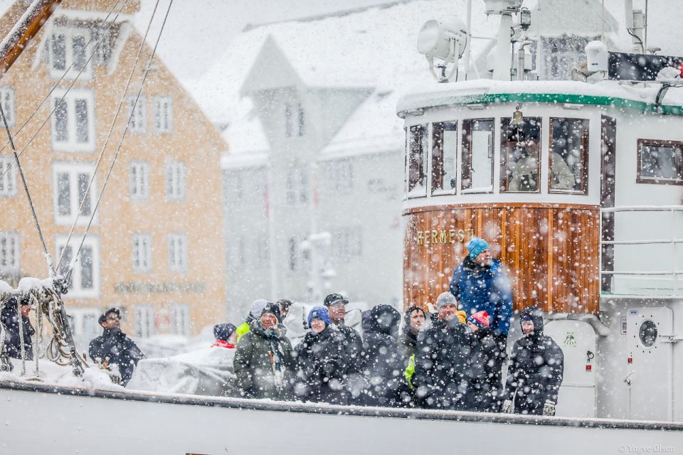 Tromsø: Fjord & History Cruise - Drinks and Refreshments