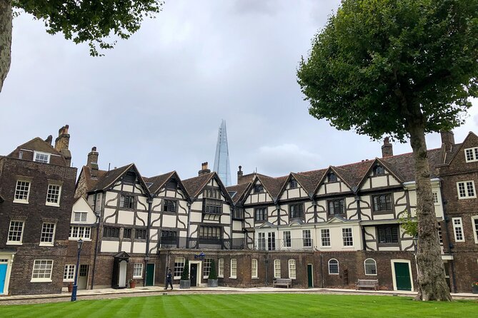 Ultimate Royal London: Tower of London & City of Westminster Tour - Tour Logistics and Requirements