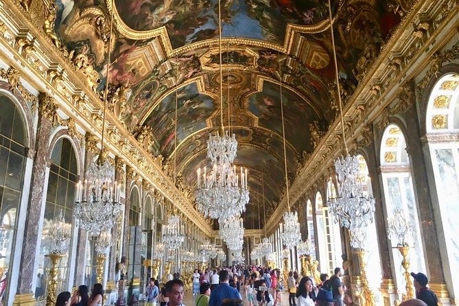 Versailles Palace & Marie-Antoinettes Estate Full Day Private Tour From Paris - Onsite Dining at La Flotille