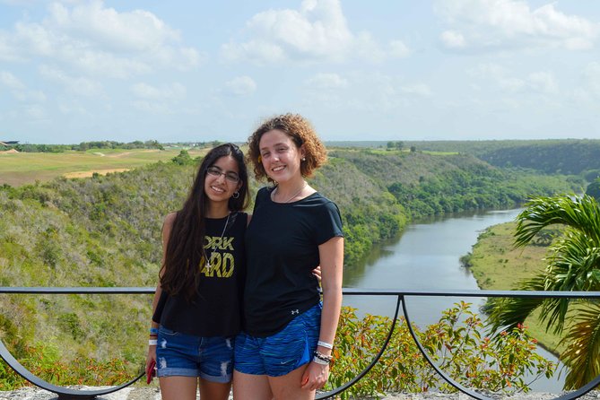 Visit to Altos De Chavón - Transportation and Refreshments