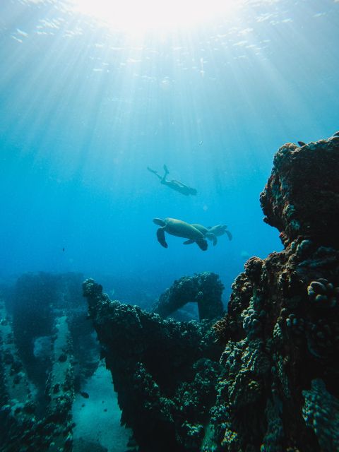 West Maui: Morning Pali Coast Snorkel & Sail - Casual Attire and Light Jacket