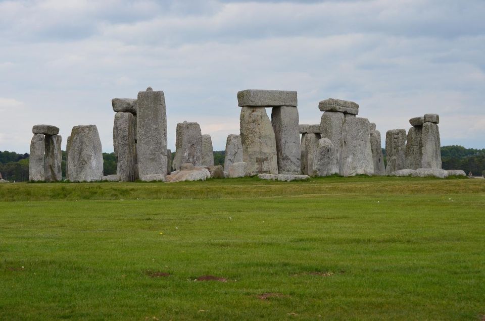 Windsor Stonehenge Bath Private Tour From London With Passes - Hotel Pickup and Drop-off