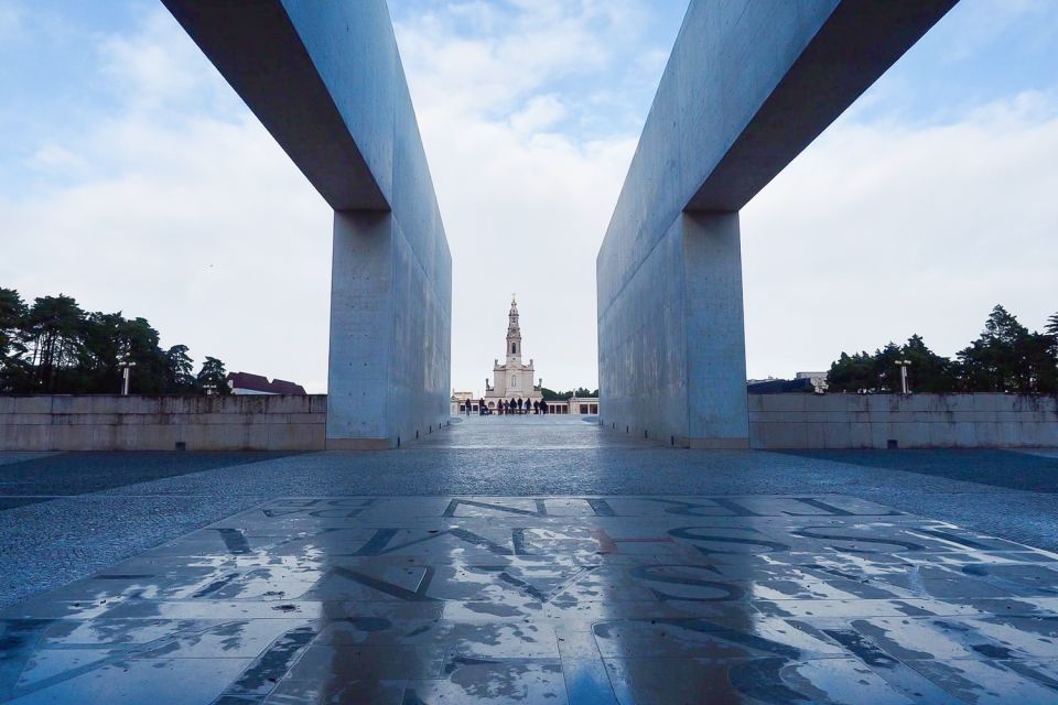 Wonders of Fátima, Batalha, Óbidos & Nazaré Private Tour - Hotel Pickup and Drop-off