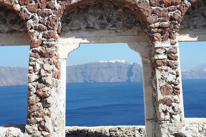 4 Hours Tailor Made Tour in Santorini - Private Half-day Adventure