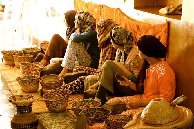 Ait-Ben-Haddou and Ouarzazate Private Guided Day Trip From Marrakech With Lunch - Lunch and Inclusions