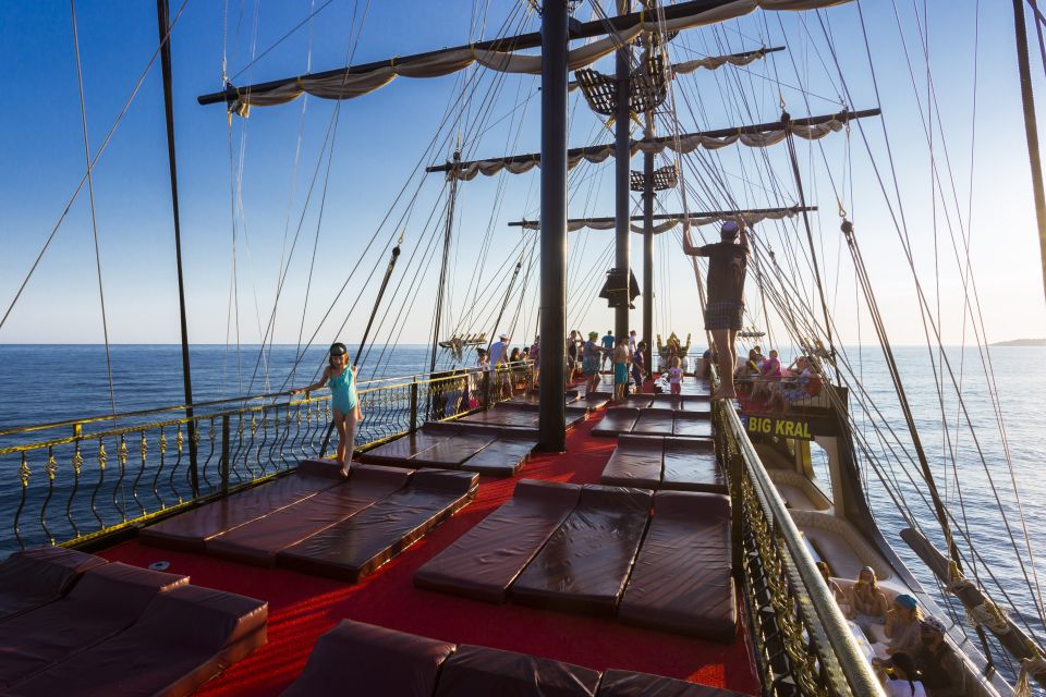 Alanya: Pirate Boat Tour With Buffet Lunch and Drinks - Buffet Lunch and Drinks