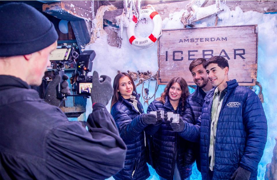 Amsterdam: Canal Cruise and Entrance to Xtracold Icebar - Exploring Amsterdams Waterways