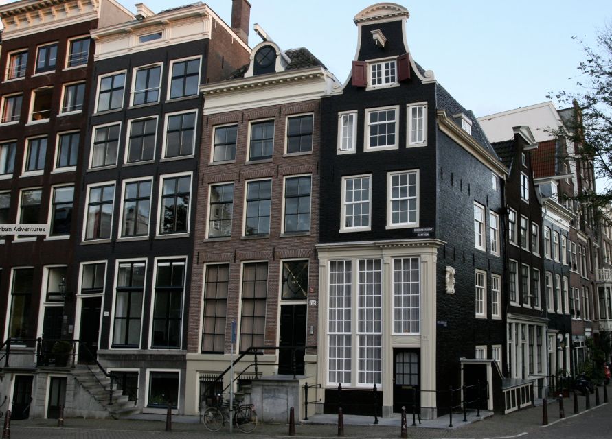 Amsterdam: The Story of History & Culture Walking Tour - Personalized Attention and Interaction