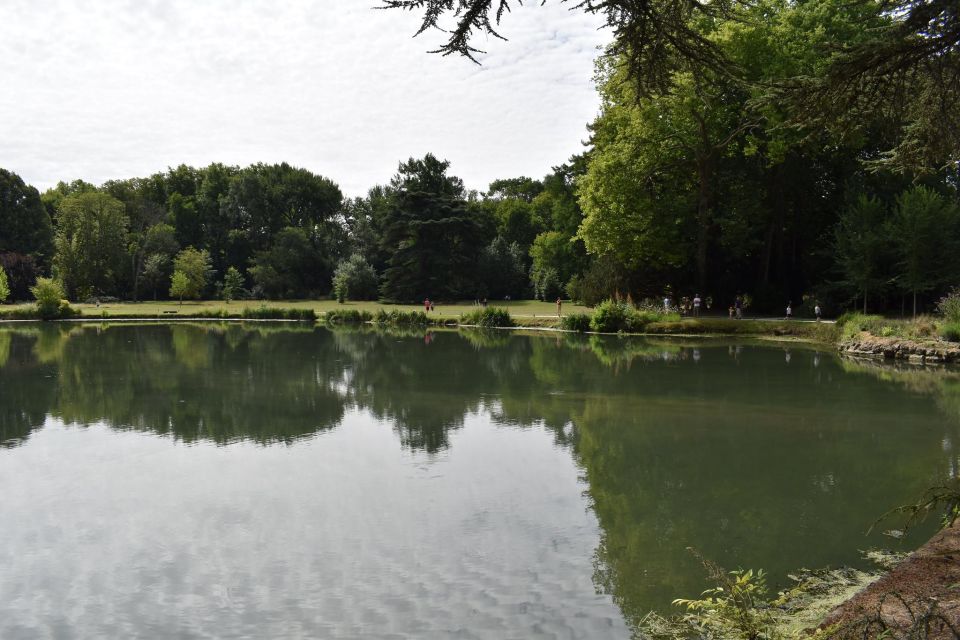 Azay-Le-Rideau Castle: Private Guided Tour With Ticket - Frequently Asked Questions