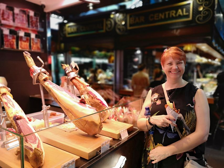 Barcelona: Foodie Walking Tour With Sagrada Familia Tickets - Discover Sagrada Familia