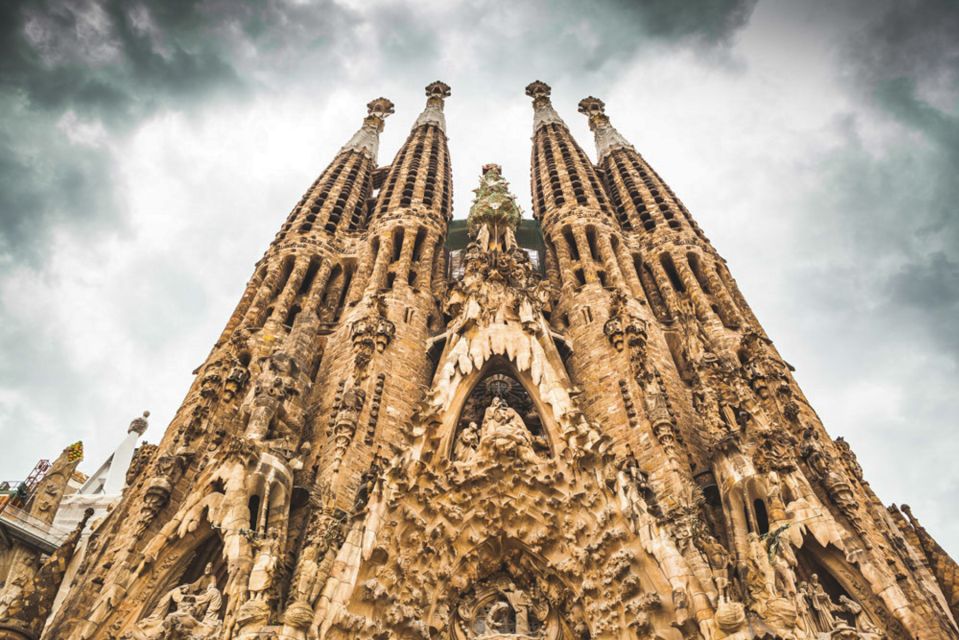 Barcelona: Gaudi Private City Tour With Sagrada Familia - Customizable Tour Options