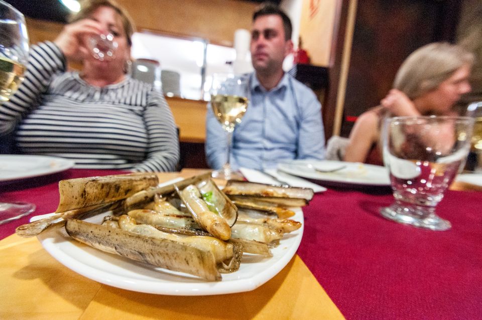 Barcelona: Wine and Tapas Tour for Lovers of Spanish Food - Indulge in Wine and Tapas Pairing