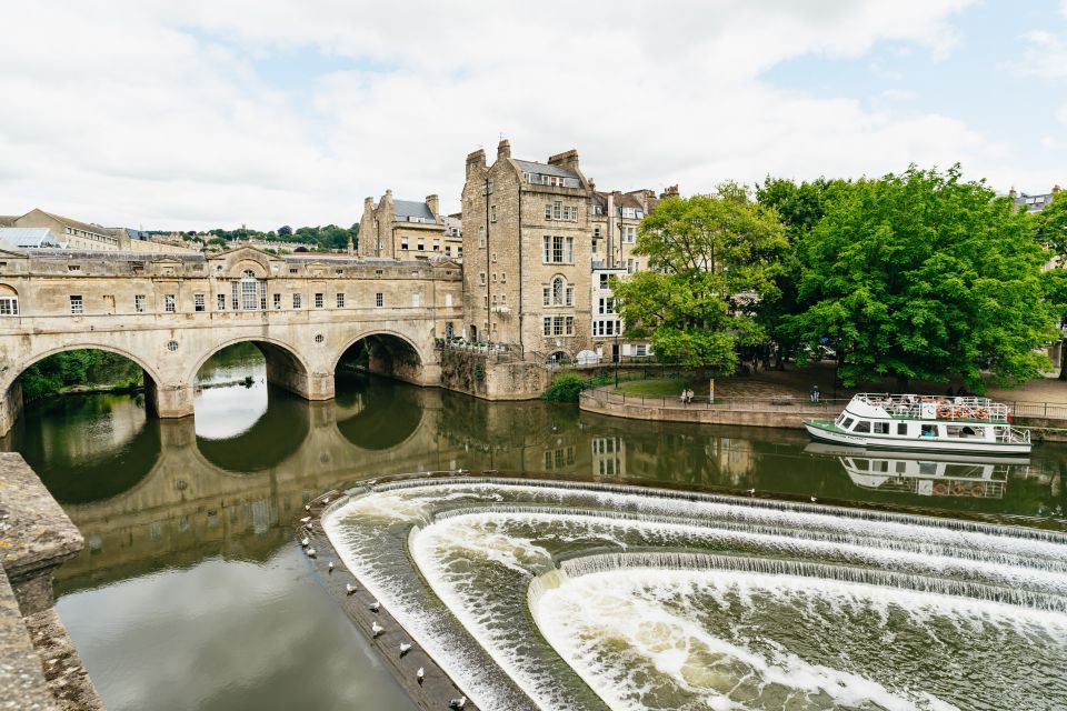 Bath: City Walking Tour With Optional Roman Baths Entry - Meeting Point Options