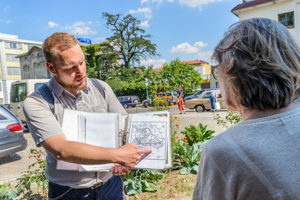 Berlin: 2.5-Hour Walking Tour Through Kreuzberg 61 - Experiencing Bergmannstrasse