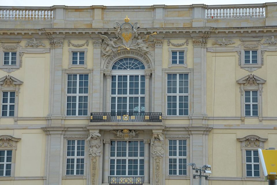 Berlin: Historic Center Walking Tour With a Real Berliner - Iconic Sights and Landmarks