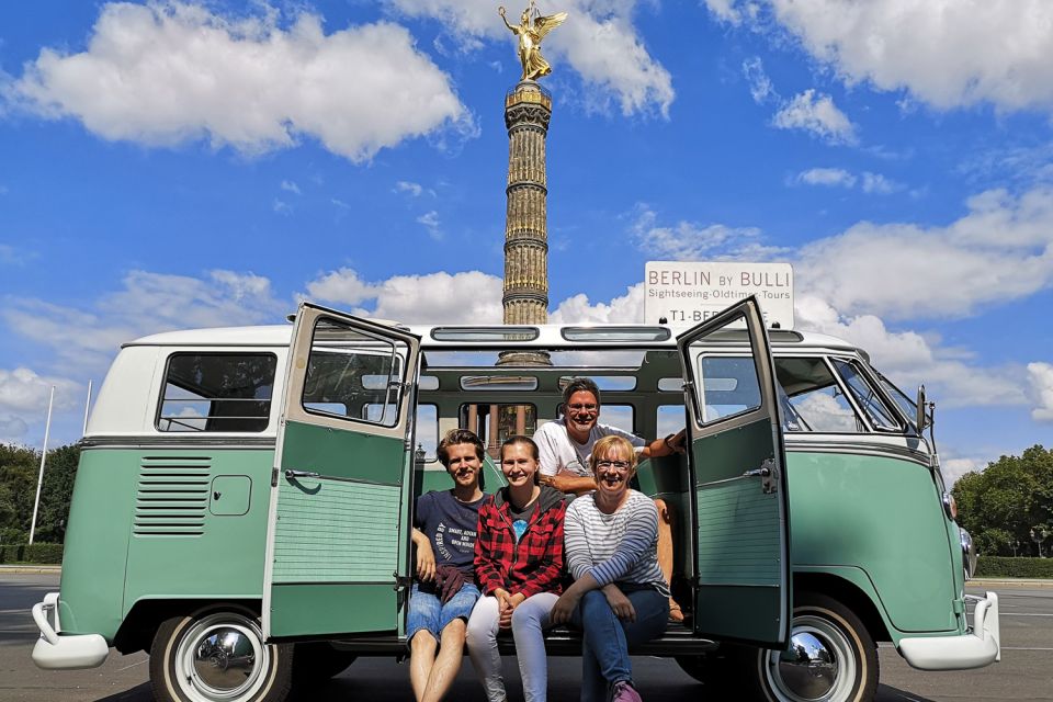 Berlin: Private Sightseeing Tour in Iconic Oldtimer VW Bus - Exclusive and Personalized Tour