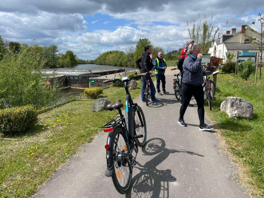 Chenonceau: Guided Ebike Ride and Wine & Cheese Picnic Lunch - Convenient Starting Location