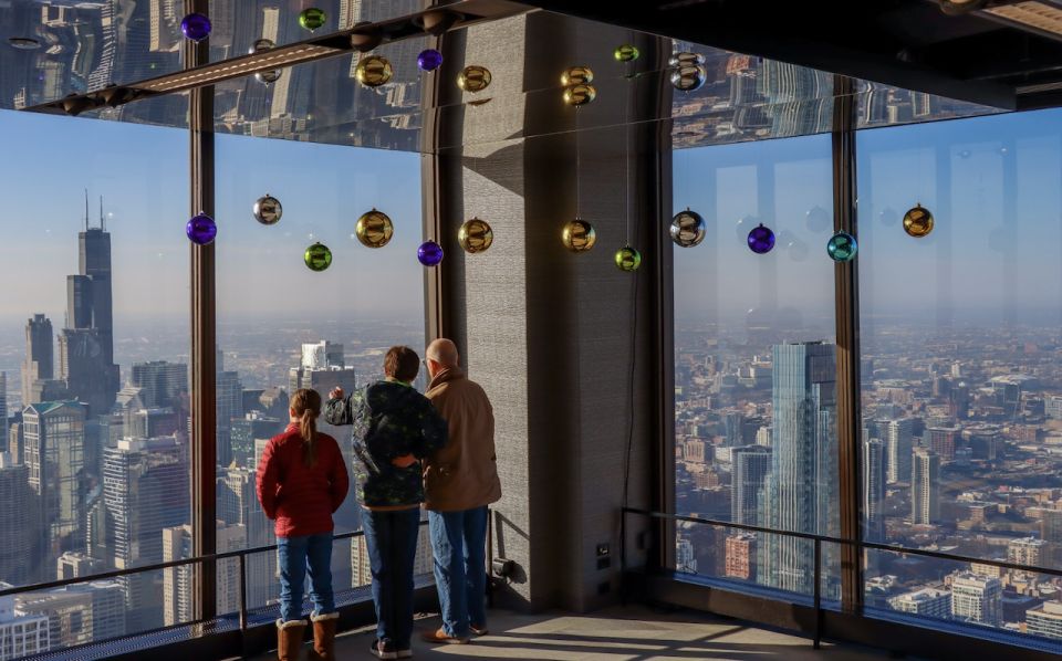 Chicago: 360 Chicago Observation Deck Sip and View Ticket - Unique TILT Ride Experience