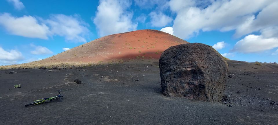 Costa Teguise: E-Bike Tour Among the Volcanoes in Lanzarote - Group Size and Duration