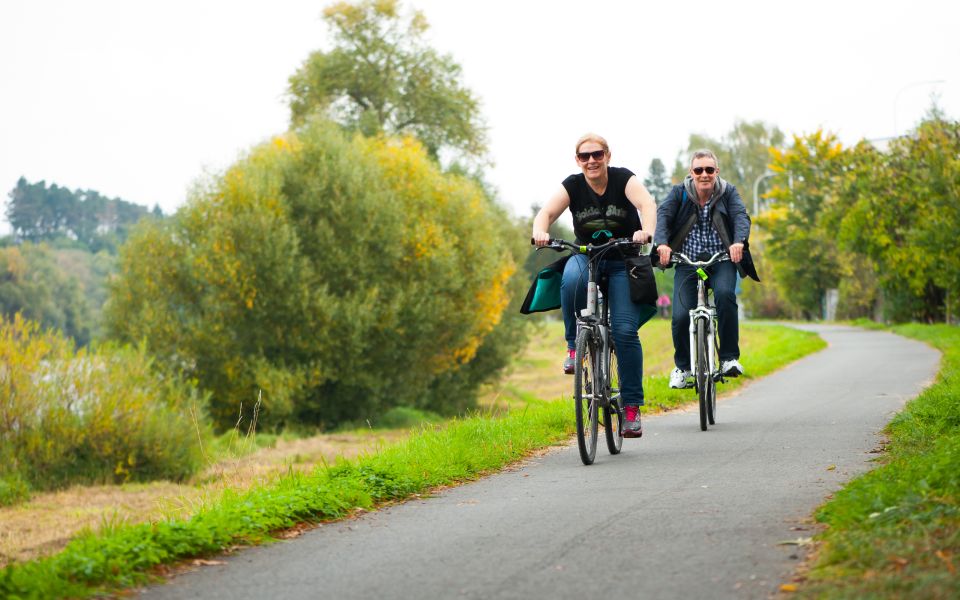 Coutryside E-Bike Tour to Karlstejn Castle (From 90€ per 1) - Customer Feedback