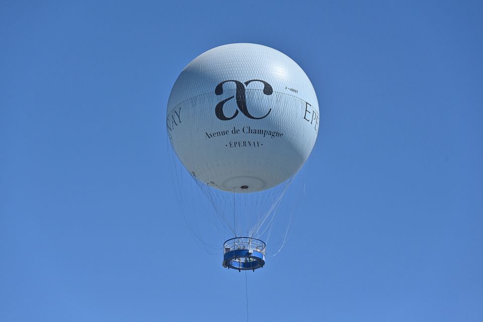 Epernay: Tethered Balloon Experience - Duration and Group Size