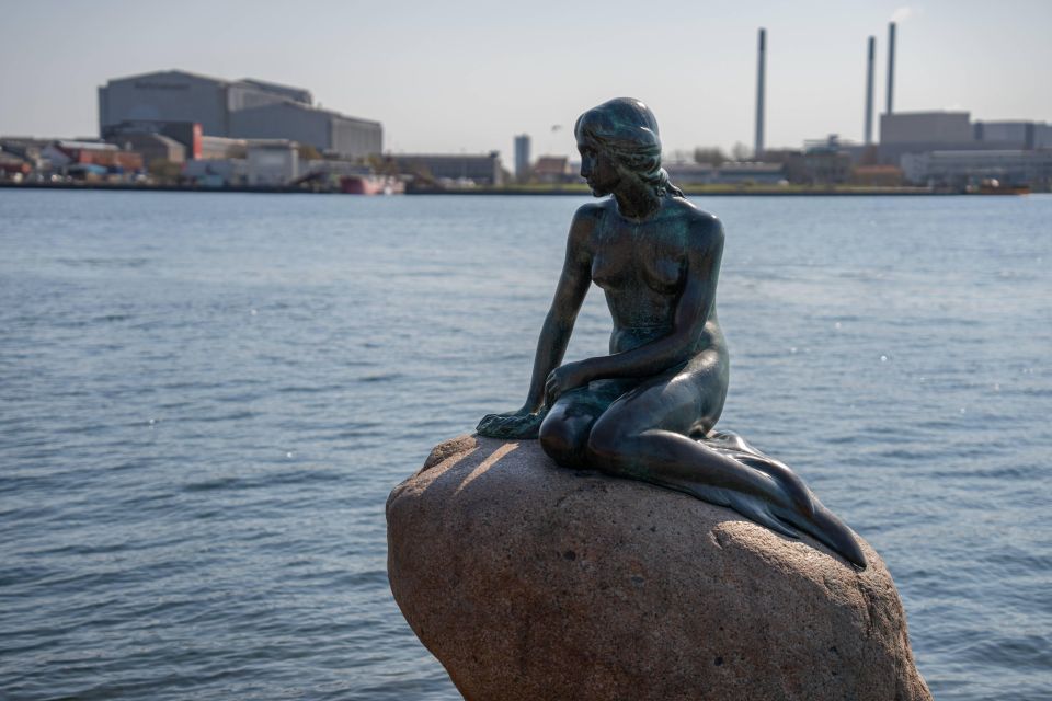 Family Tour of Copenhagen Old Town, Nyhavn With Boat Cruise - Engaging Experiences for Children