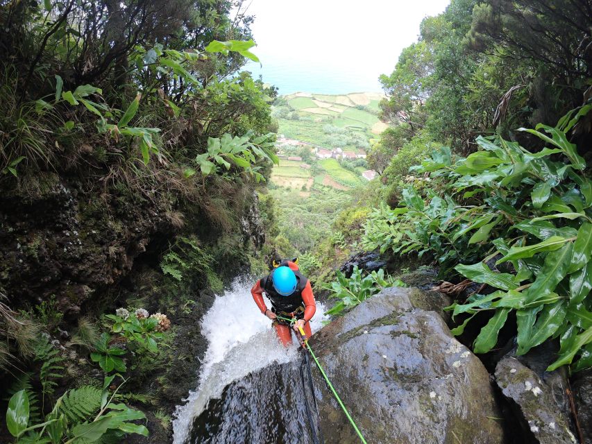 Flores: Ilhéus Inferior Canyoning With a Guide and Snack - Itinerary and Highlights