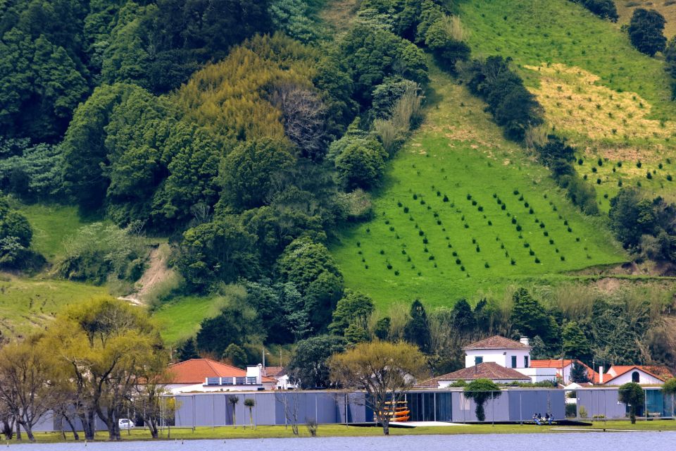 From Ponta Delgada: Sete Cidades Jeep, Bike, & Kayak Tour - Kayak Experience